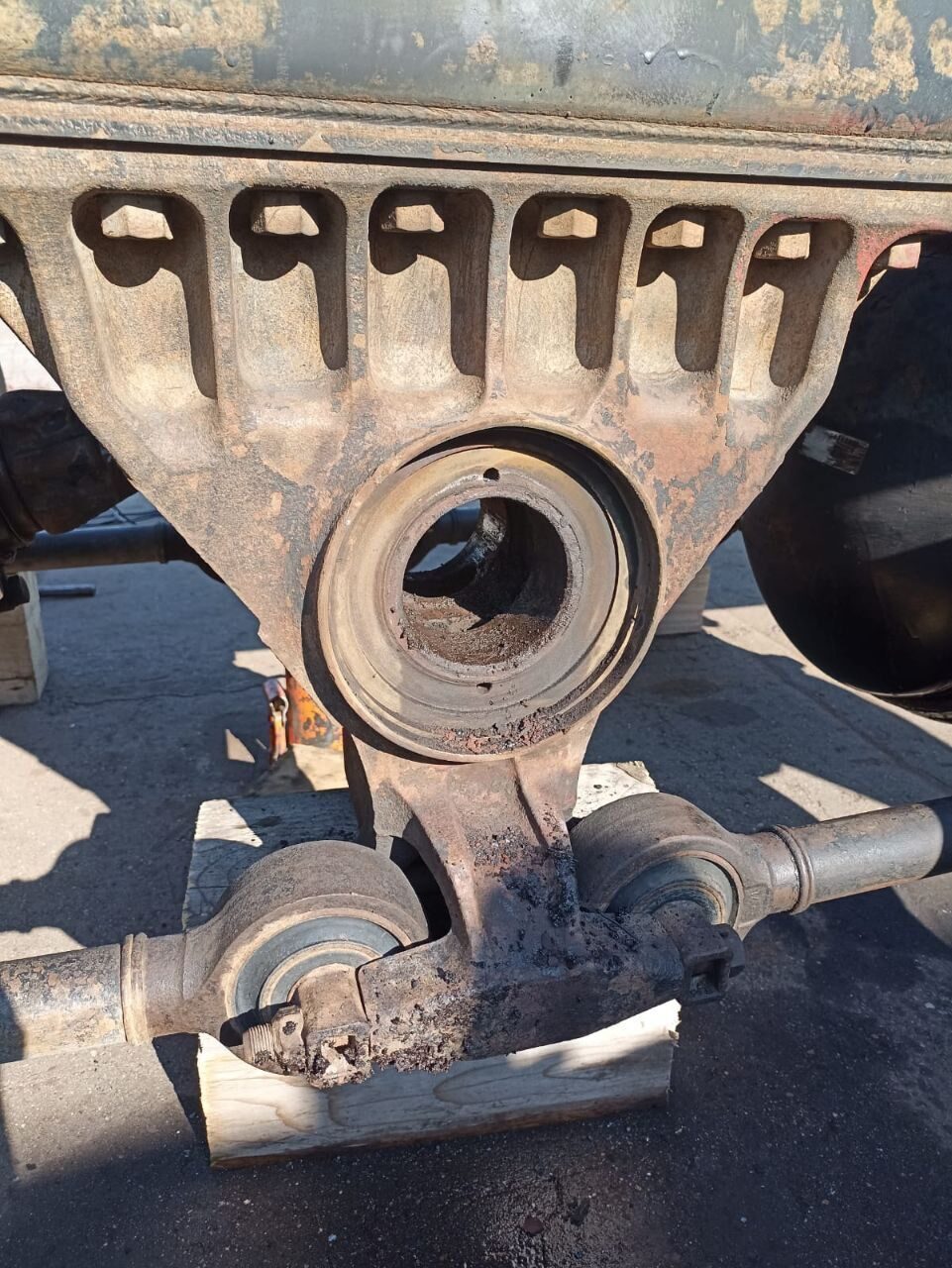 isuzu_giga_1513810150_1513810210_saf010_saf080_905620